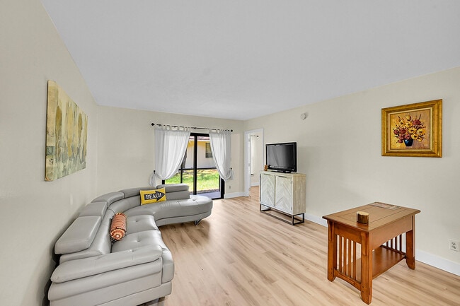 Building Photo - 9503 Boca Cove Cir