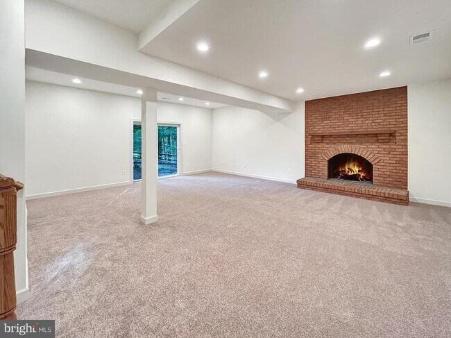 Foto del edificio - 5704 Captain Jones Ct