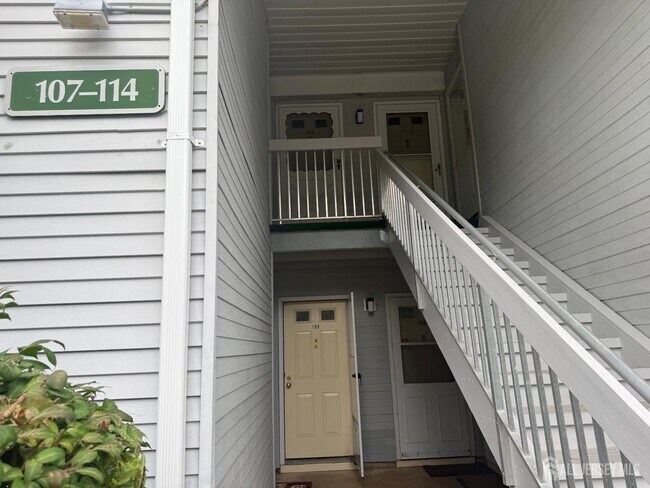 Foto del edificio - 109 Applegate Ln
