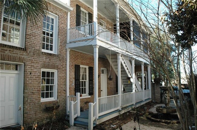 Building Photo - 257 Adams St