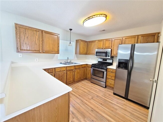 Building Photo - 1335 Watercrest Cir