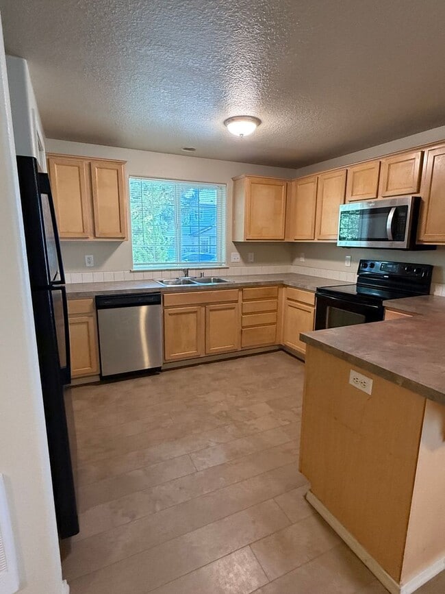 Foto del edificio - 3 Bedroom/2.5 Bath Home in Carter Park!