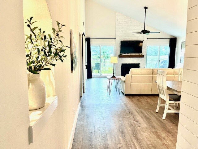 Foto del edificio - 169 Timber Mill St