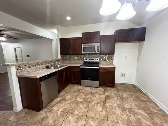 Building Photo - Renovated 3 Bedroom 2 Bath Home with Bonus...