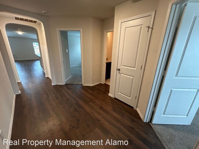 Foto del edificio - 4 br, 2 bath House - 8215 Falcon Meadow Drive