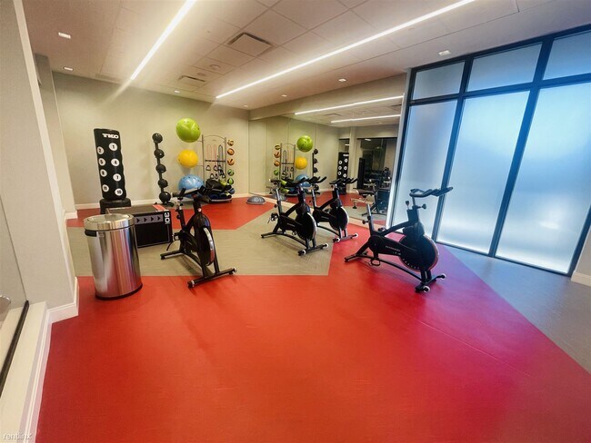 Building Photo - Studio, 1 bath Condo - 860 SE 8th St NEW A...