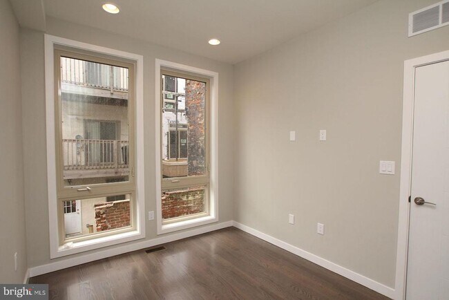 Building Photo - 1518 Kater St