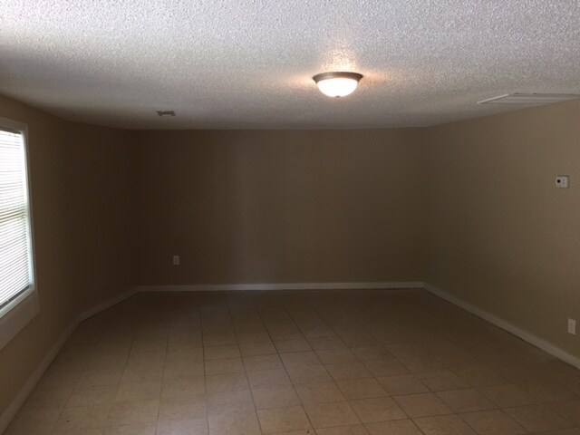 Living Room - 418 Walter St Rome GA