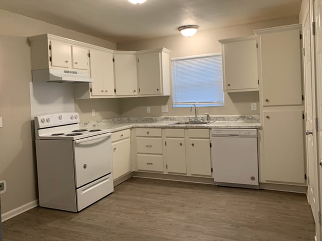 Building Photo - 4308 Roberts- House **COMING SOON**