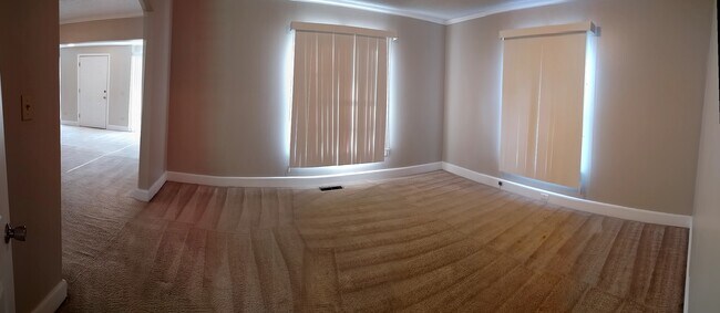 Comedor - 390 N Lanier St