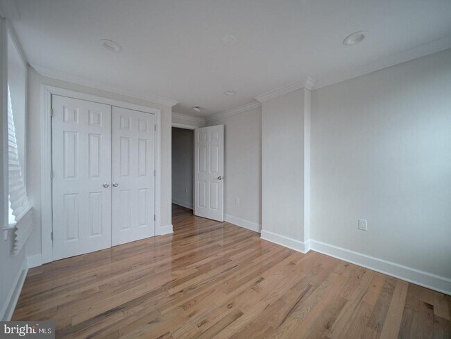 Foto del edificio - 417 N Collington Ave