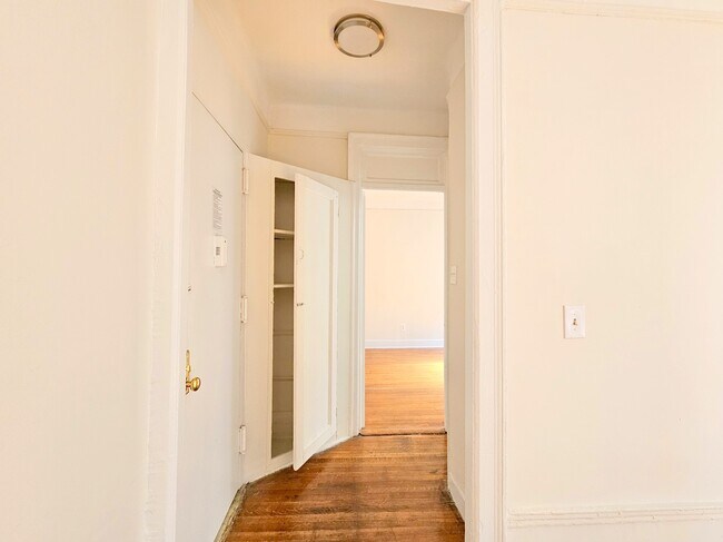 Building Photo - 138 Haven Ave