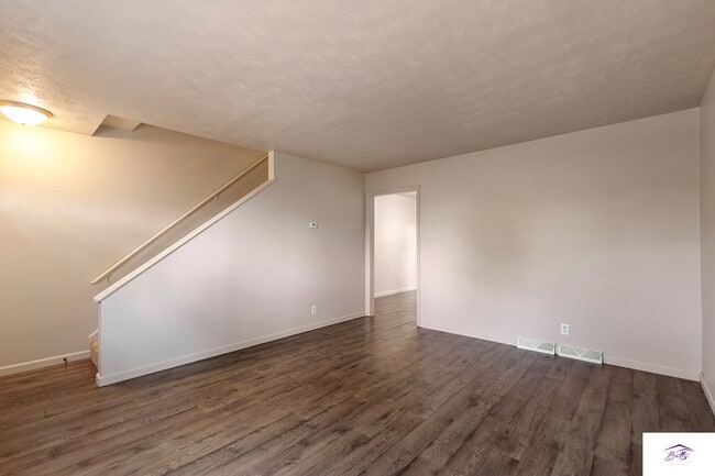 Building Photo - WELCOME HOME!