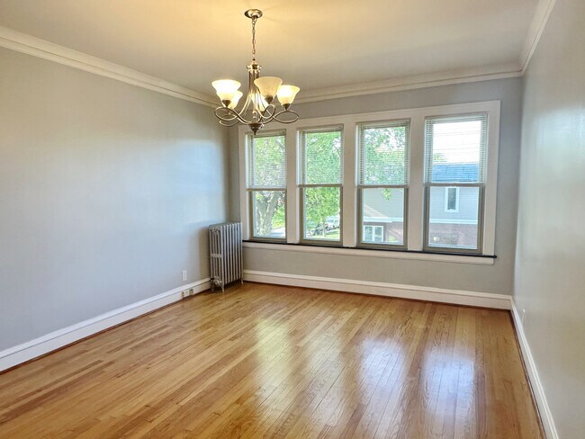 Foto del edificio - 4859 N Kenneth Ave