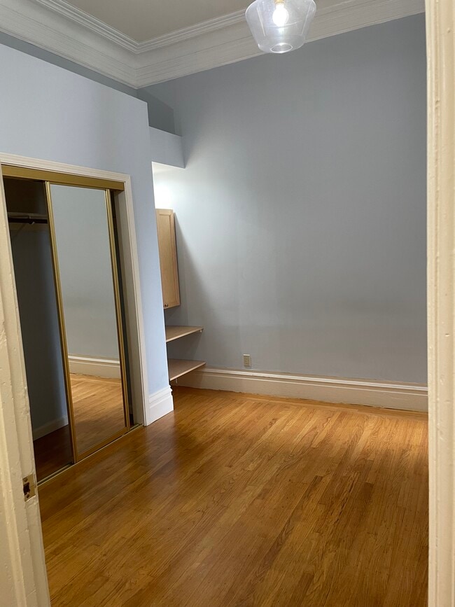 Building Photo - 2180 Sutter St