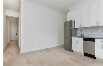 Foto del edificio - 245 E 30th St