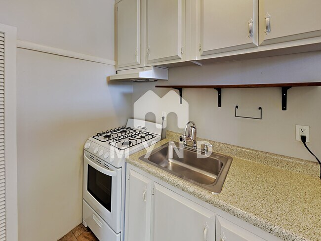 Building Photo - 827 14th St Apt A