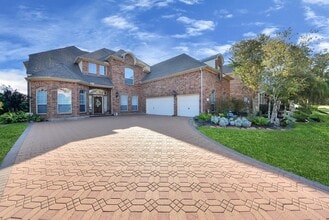 Building Photo - 17859 Camp Cove Dr