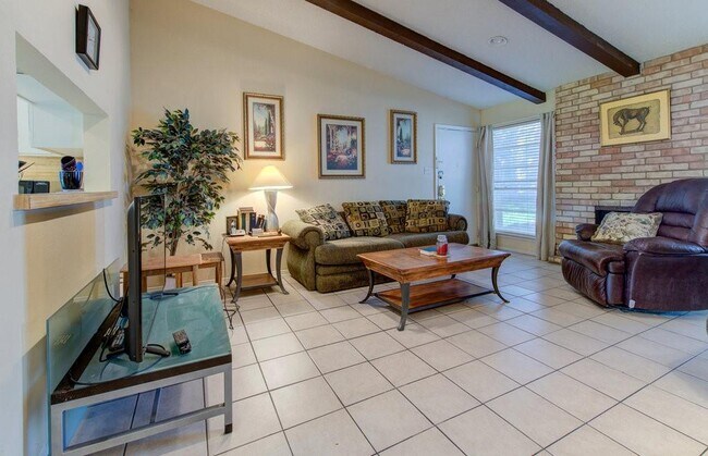 Foto del edificio - 204 W William Cannon Dr