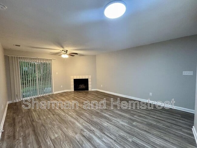 Building Photo - 308 Commons Dr