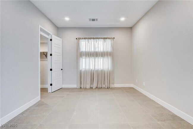 Building Photo - 10632 Rolling Vista Dr