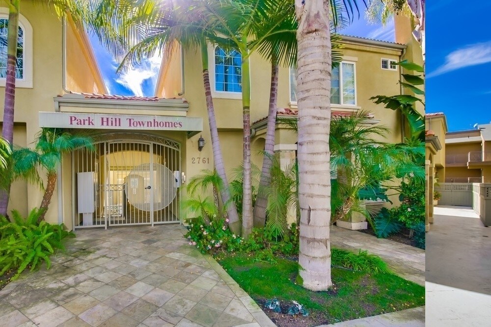 Primary Photo - Two Bedroom 2.5 bath Townhome in South Par...