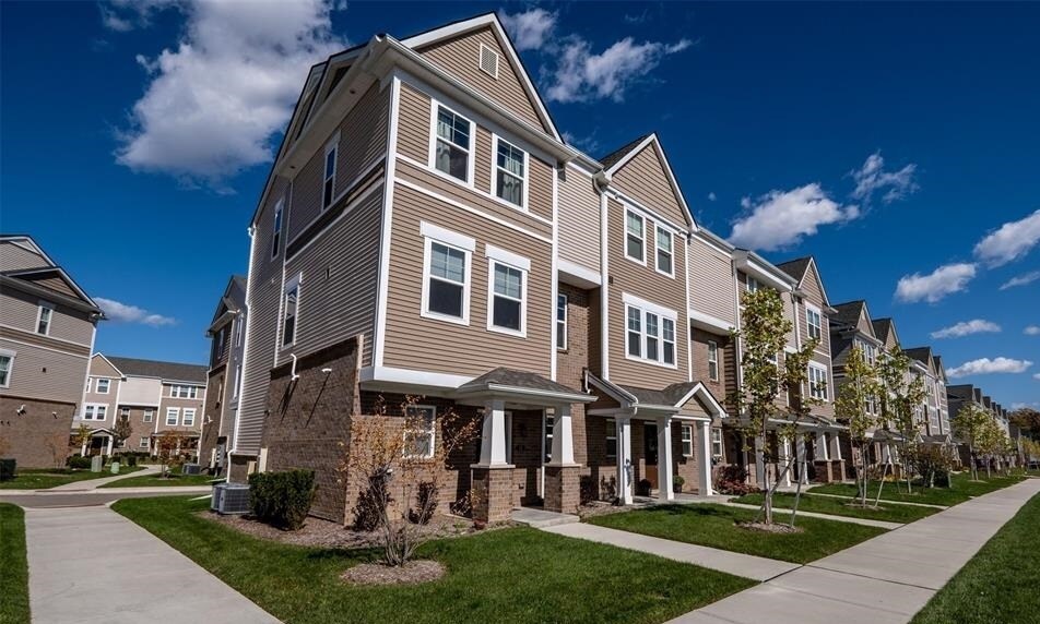Welcome to 2500 Normandy! - 2500 Normandy Rd