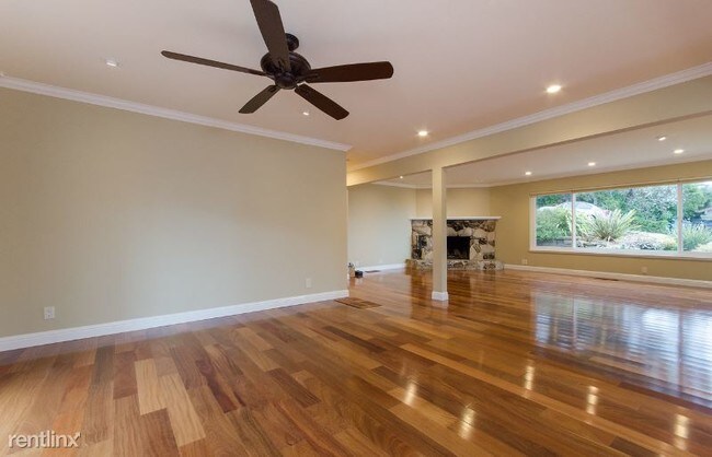 Building Photo - 4 br, 3 bath House - 827 Viewridge Drive