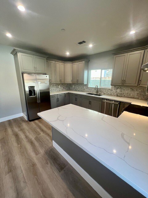 Foto del edificio - 6227 Orion Ave