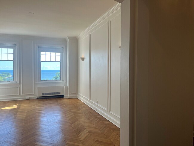 Foto del edificio - 925 E Wells St