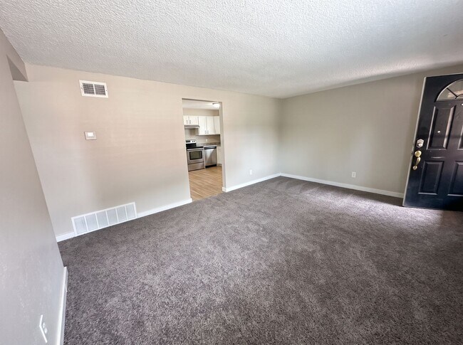 Foto del edificio - 2567 Jellison St