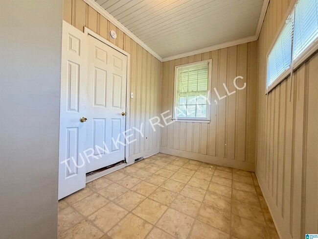 Building Photo - 305 McPherson Ave