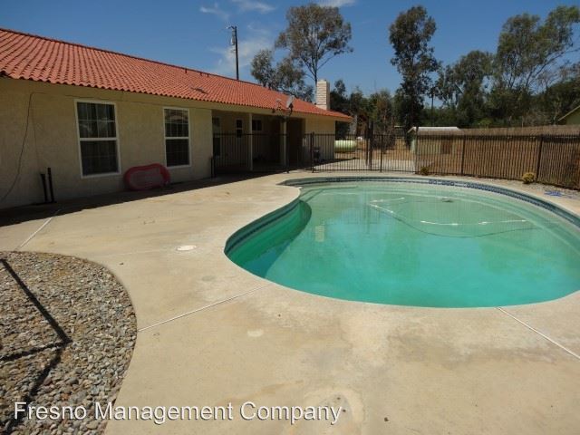 Primary Photo - 12353 N Friant Rd