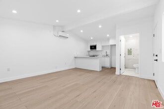 Building Photo - 10943 Christine Way