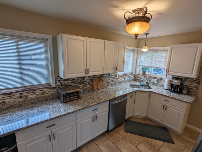 Foto del edificio - 23885 Colchester St