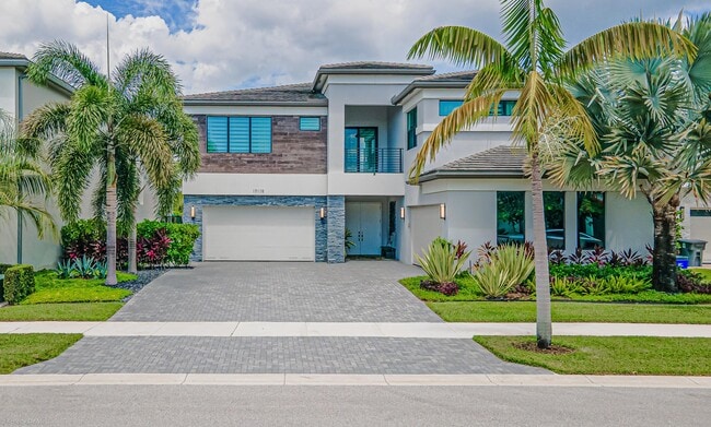 Building Photo - 17119 Aquavera Way