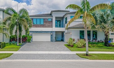 Building Photo - 17119 Aquavera Way