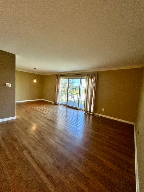 Foto del edificio - 426 N Fox Hills Dr