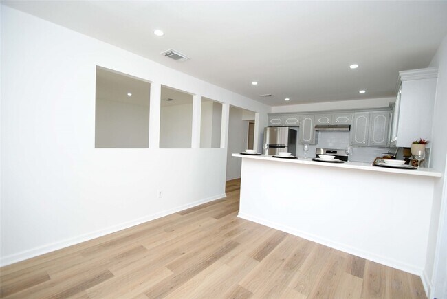 Foto del edificio - 2135 Bunzel St