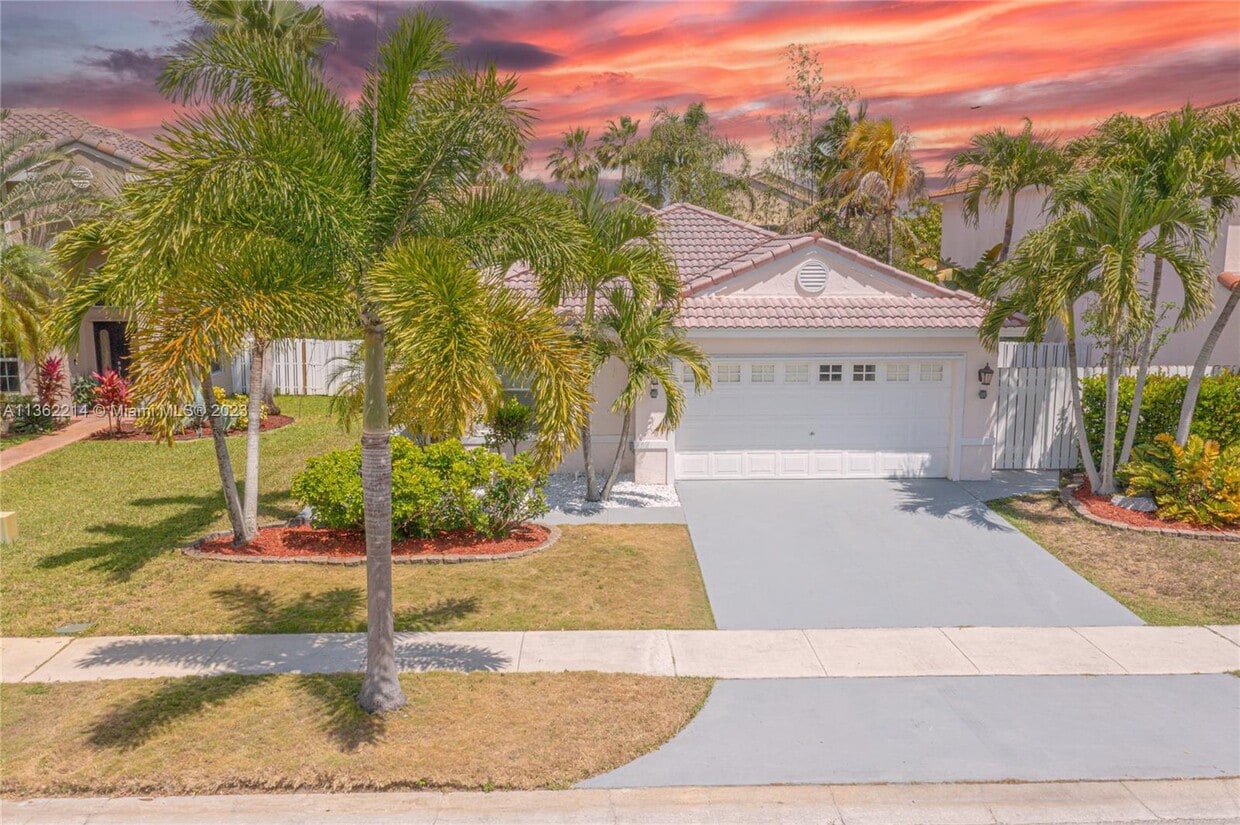 19111 NW 11th St, Pembroke Pines, FL 33029 House Rental in Pembroke