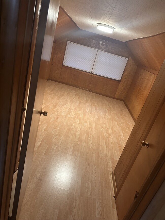 Building Photo - 5642 W Newport Ave