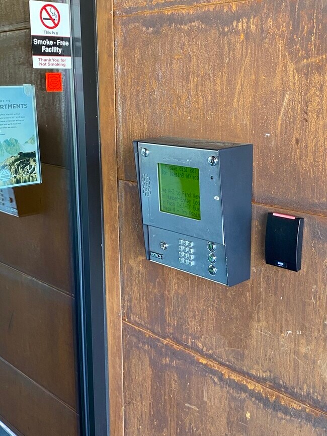 Foto del edificio - 1601 S Lane St