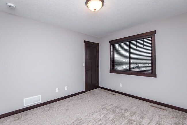 Foto del edificio - 3340 Portage Cir NW