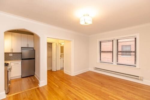 Studio - 3500 N Fremont St