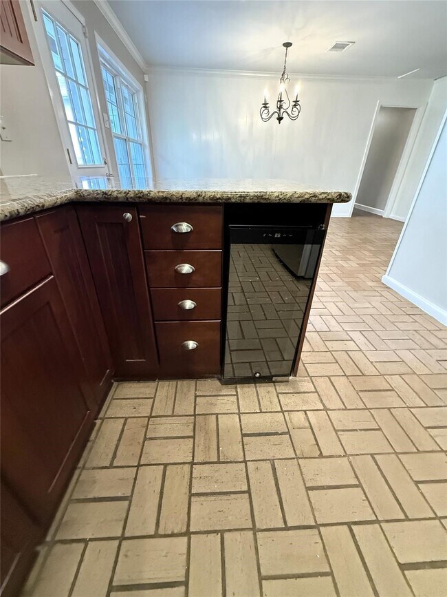 Foto del edificio - 9646 Meadowglen Ln