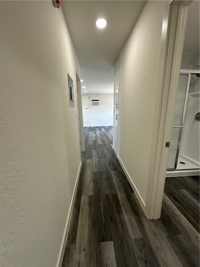 Foto del edificio - 5641 Newman St