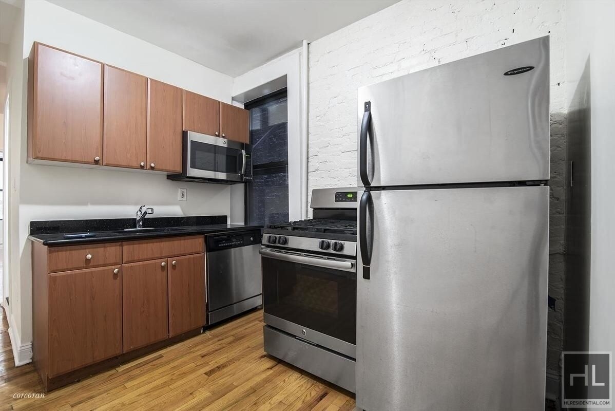 Foto del edificio - 229-231 East 12th Street