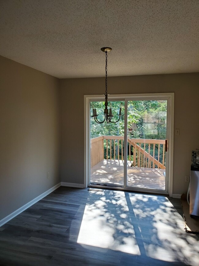 Building Photo - 3607 Madera Dr