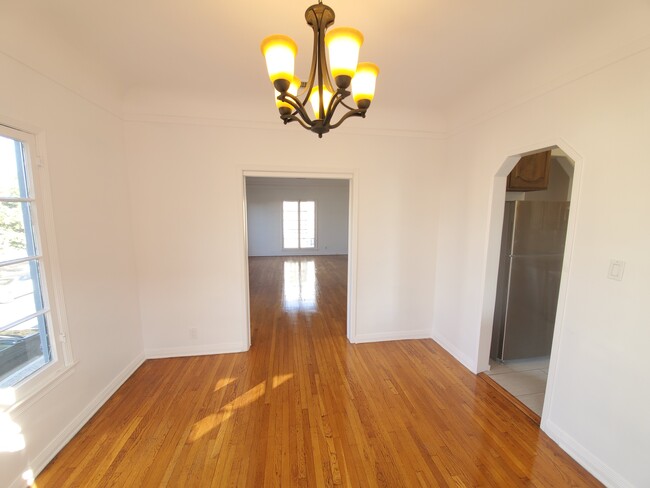 Building Photo - 438 N Spaulding Ave
