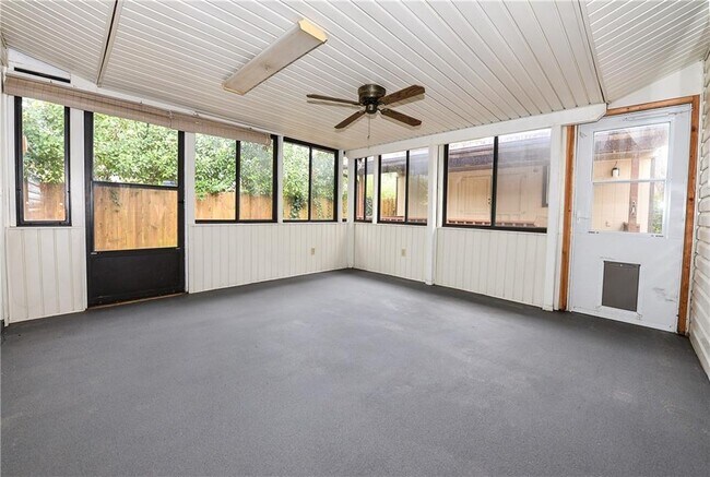 Building Photo - 2102 Lanier Dr